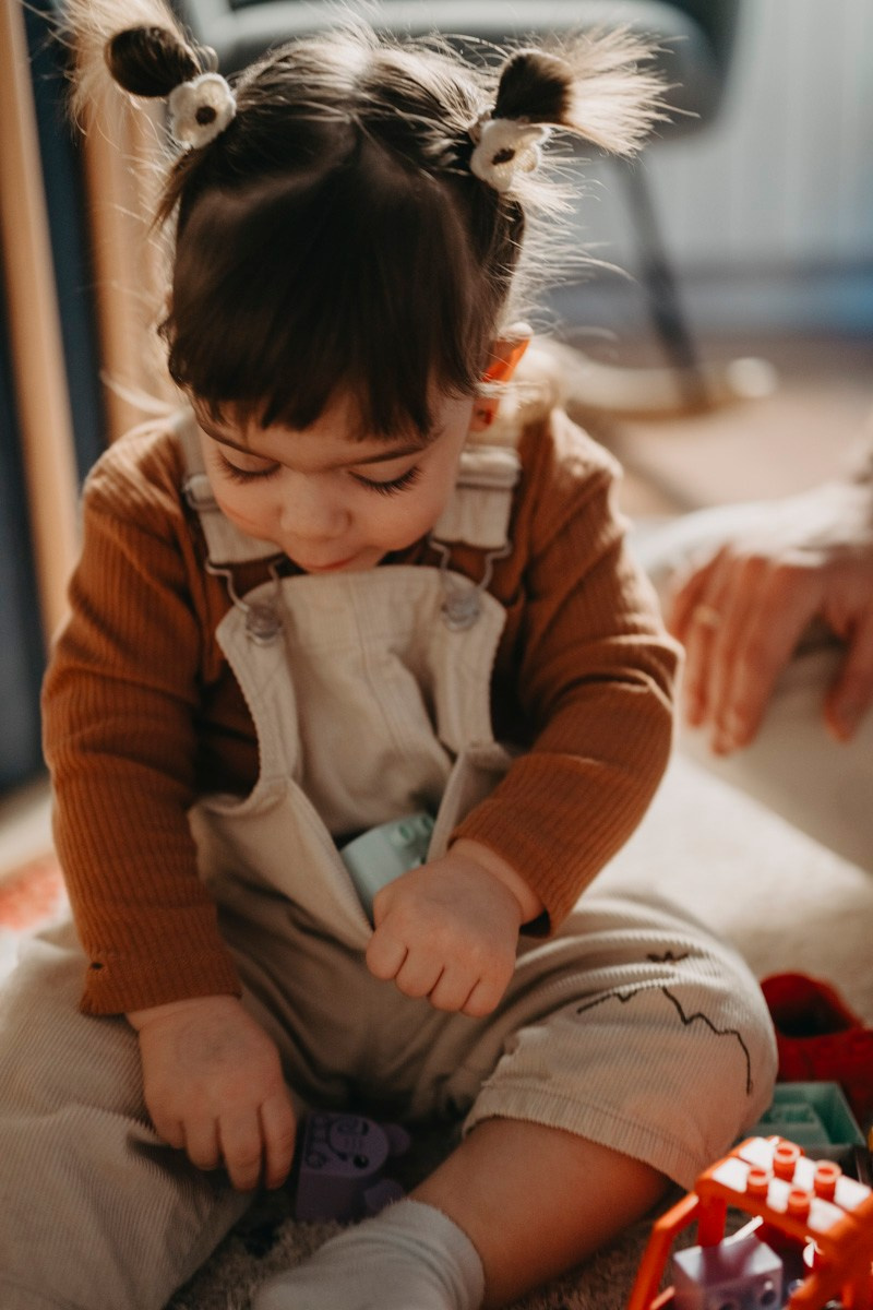 Natasa, Ema i Lazar — porodicno fotografisanje kod kuce. Deciji i porodicni fotograf u Beogradu Oksana Skendzic