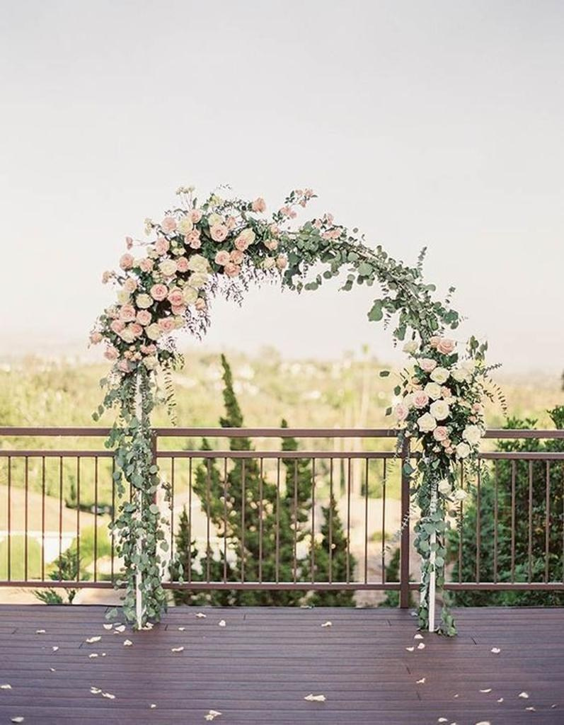 Wedding arch of flowers. Главная