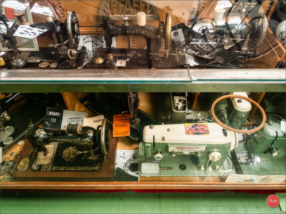 Удивительное место - частный музей старинного хлама - Fahrzeugmuseum. Photographe à Strasbourg | Portraits, Studio, Enfants, Événements