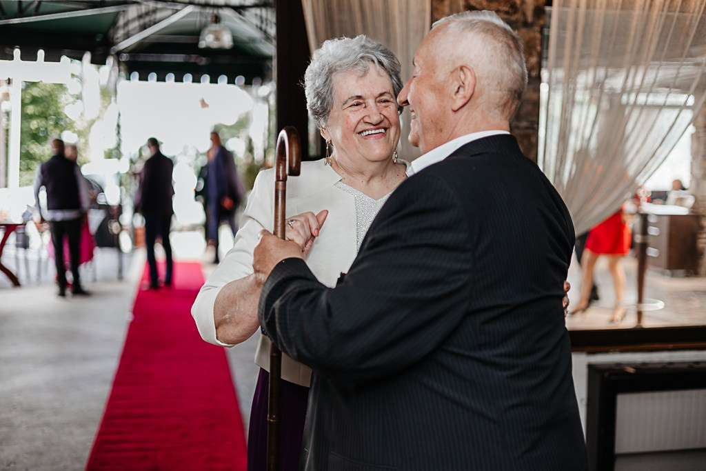 Nuntă de aur. FotoACTIV.ro - Imaginea ta contează