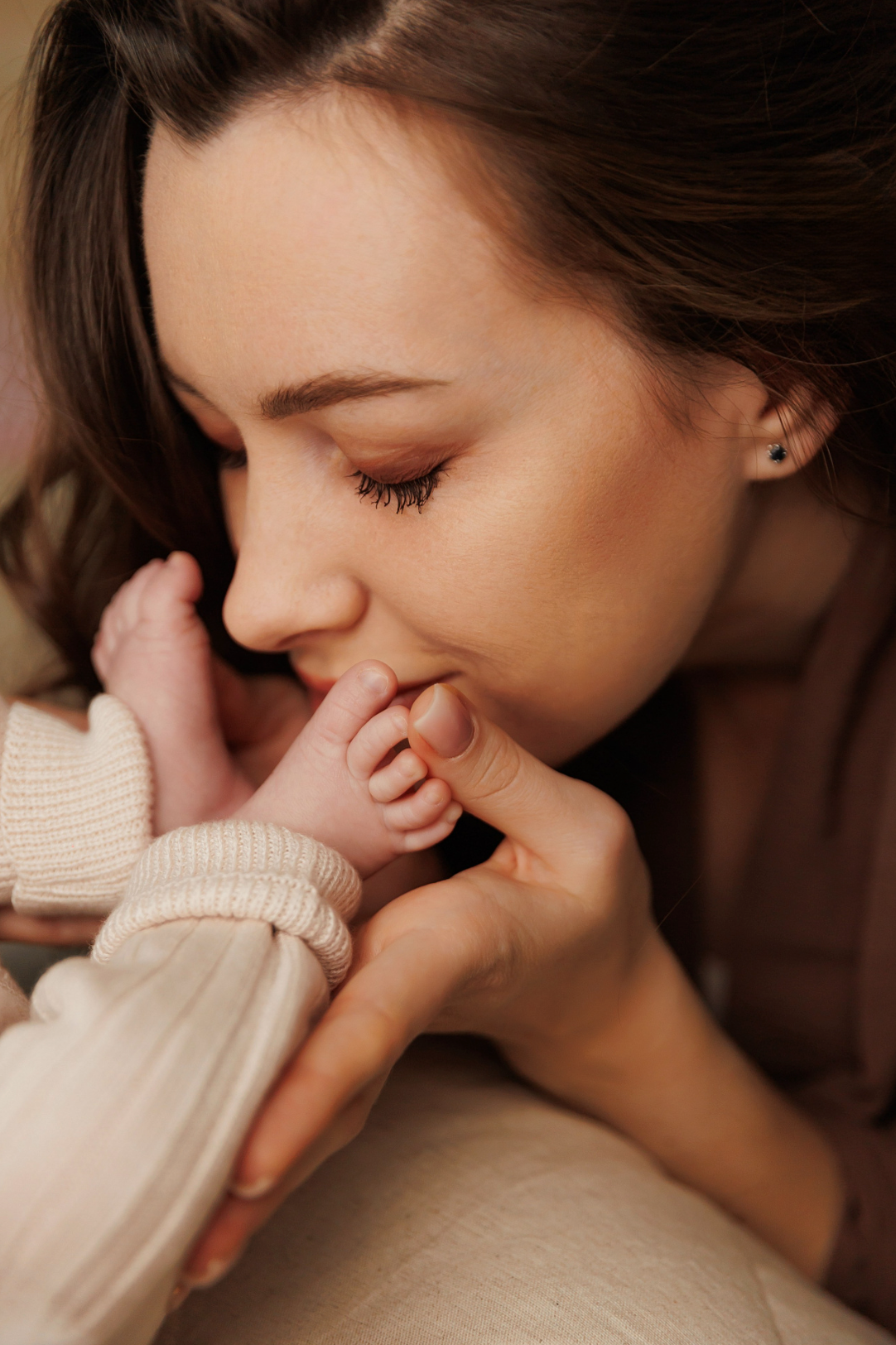MATERNITY & NEWBORN professional Photography by Irene Chaikeen. Irene Chaikeen | Maternity and newborn photoshoot in Essex/London