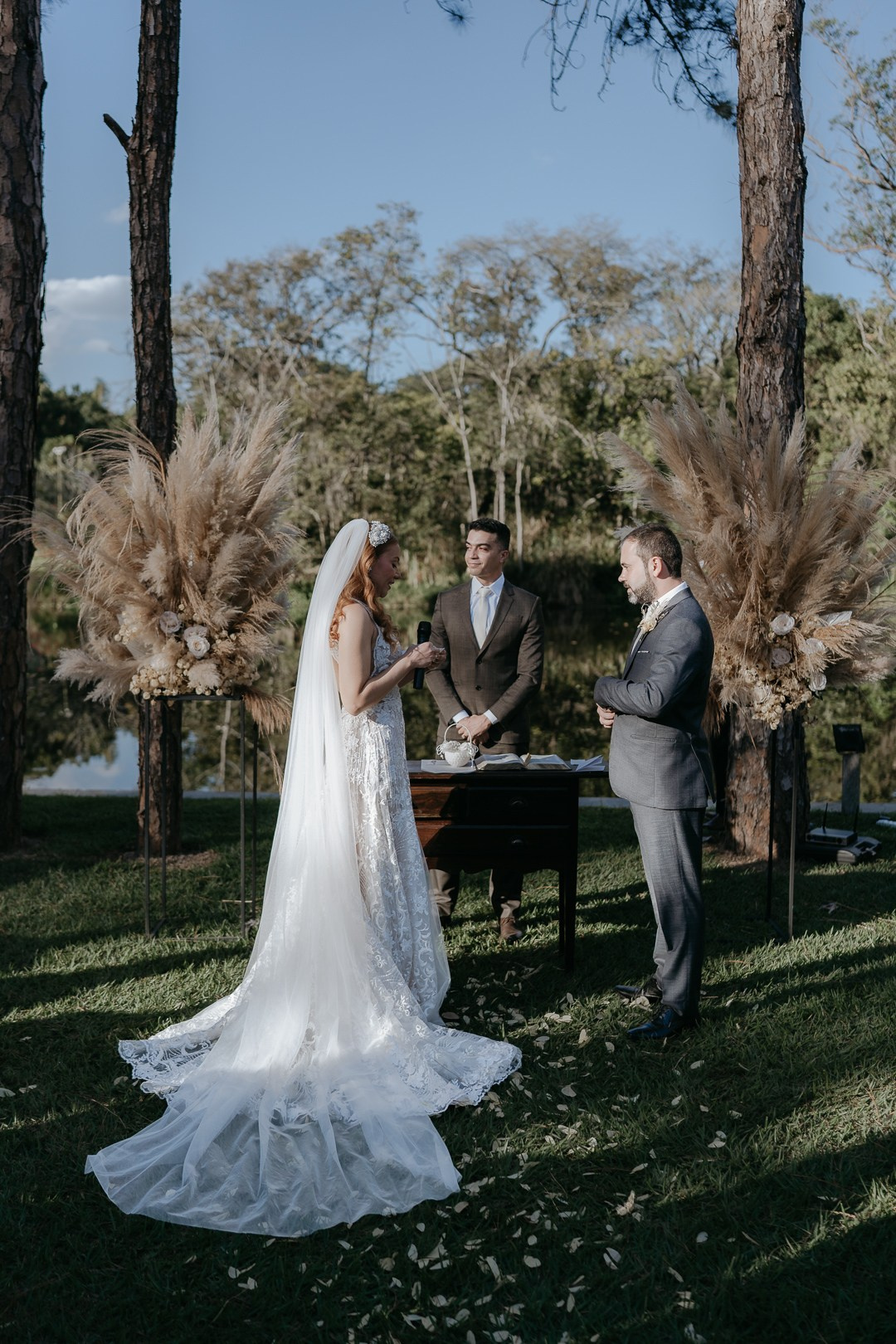 Vivian e Paulo. Edu e Josi Fotografia de Casamento em Belo Horizonte | Fotos Naturais