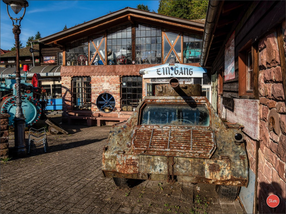 Удивительное место - частный музей старинного хлама - Fahrzeugmuseum. Photographe à Strasbourg | Portraits, Studio, Enfants, Événements