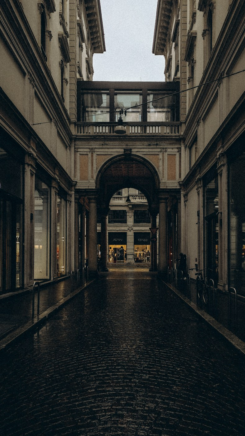 Postcards from Milan. Anastasiia Buchinskaia Fotografa Milano