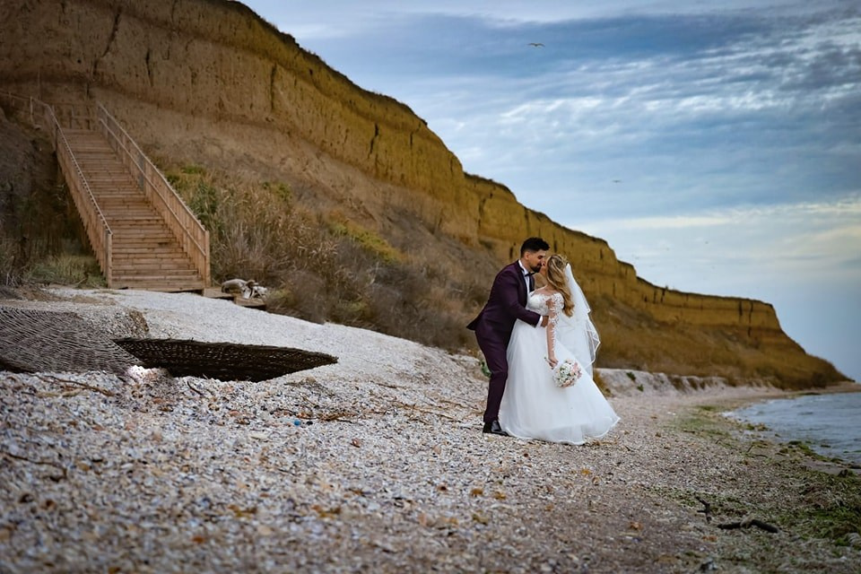 Sebi & Magda. Fotograf Nuntă Constanța - Moments by Gub