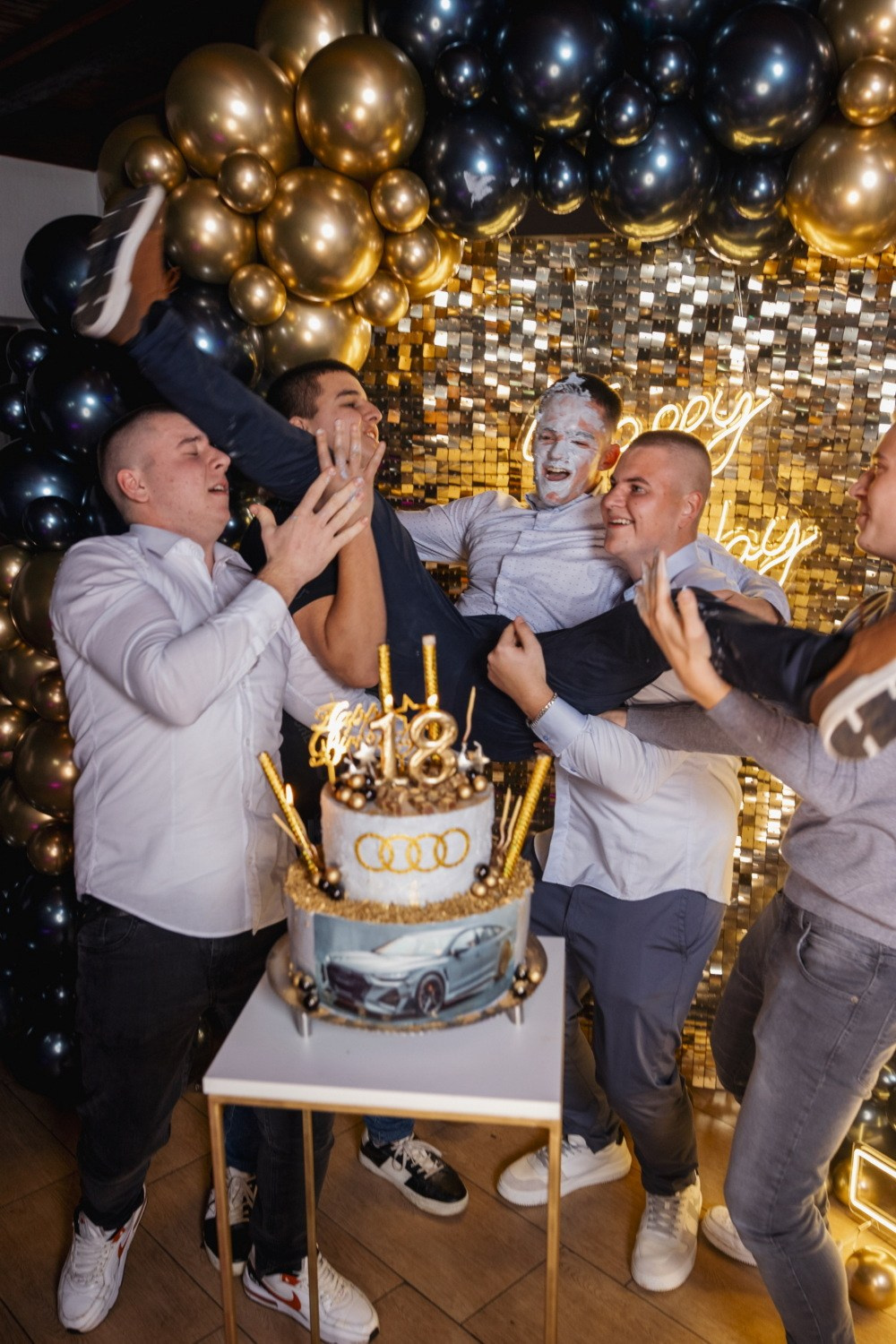 FOTOGRAFISANJE PUNOLETSTVA. Fotografi iz Backog Petrovca David i Andrea Stojanovic