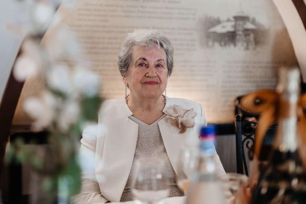 Nuntă de aur. FotoACTIV.ro - Imaginea ta contează