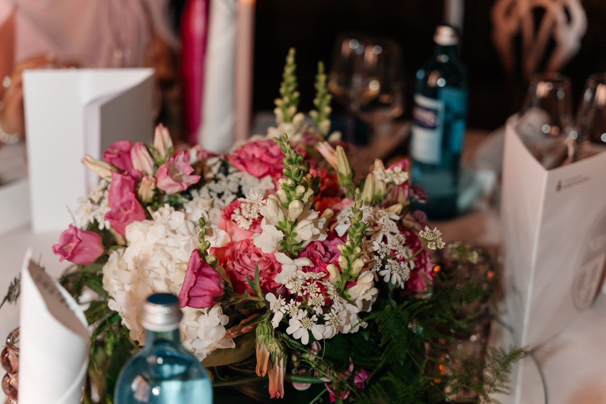 gifts to the couple from the guests