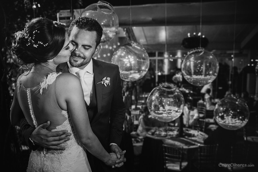 Casamento de Márcia e Marcos na Casa de Chá em Aldeia Pernambuco. Casamento ao ar livre. EntreOlhares Fotografia e Filmagem de Casamentos em Recife/PE e João Pessoa/PB — Momentos únicos eternizados com sensibilidade