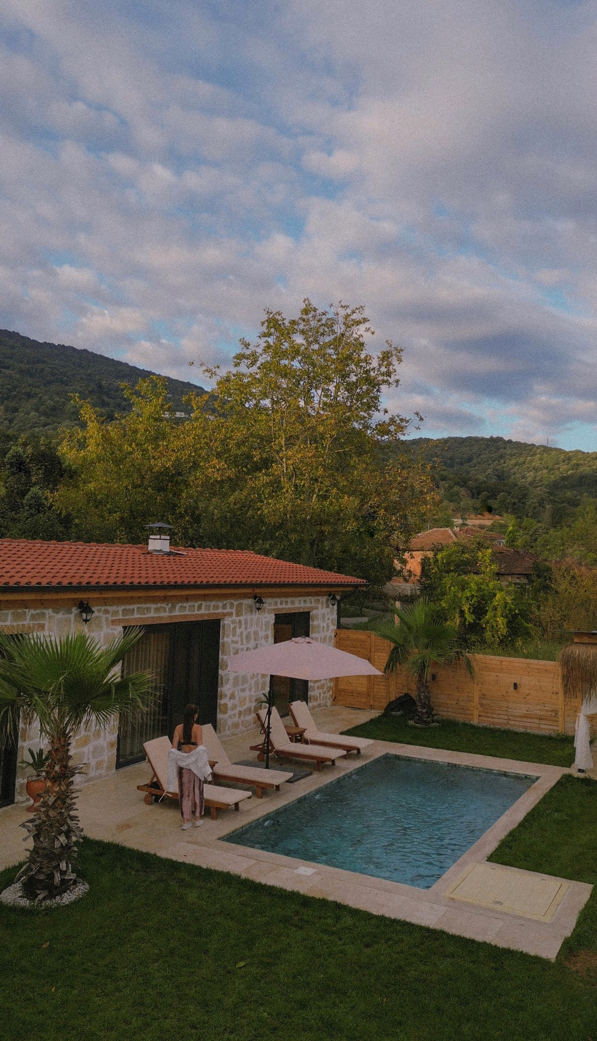 Dut Sapanca. Professional photographer and videographer specializing in filming hot