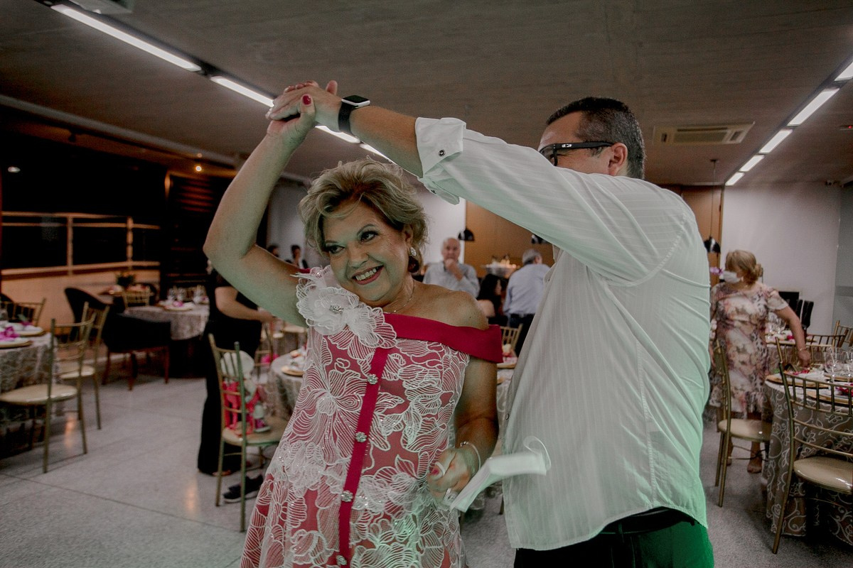Waldeana - 70 anos. Fotógrafa de Eventos em São Paulo e Sorocaba Kika Damasceno