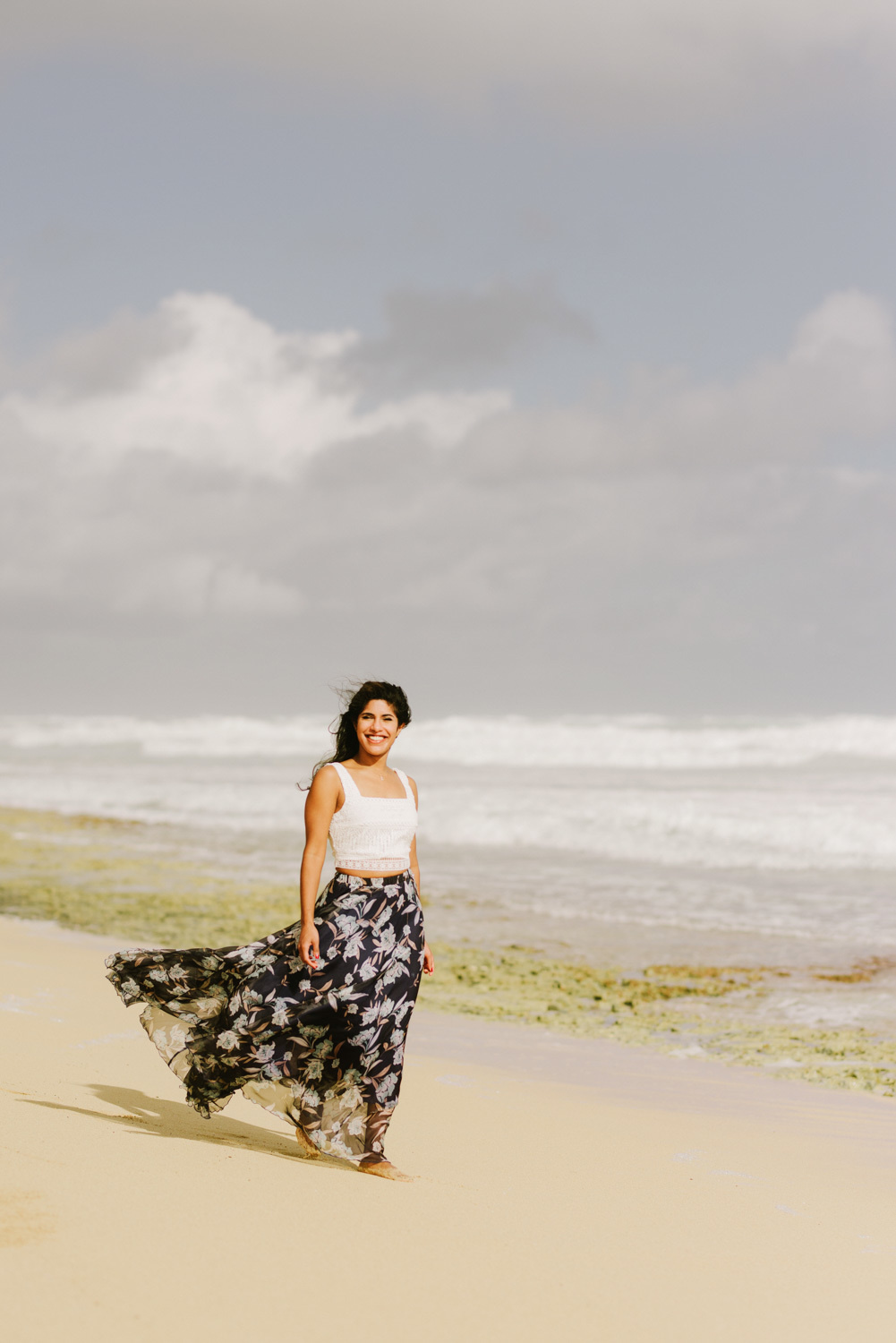 Невеста на фоне моря. 