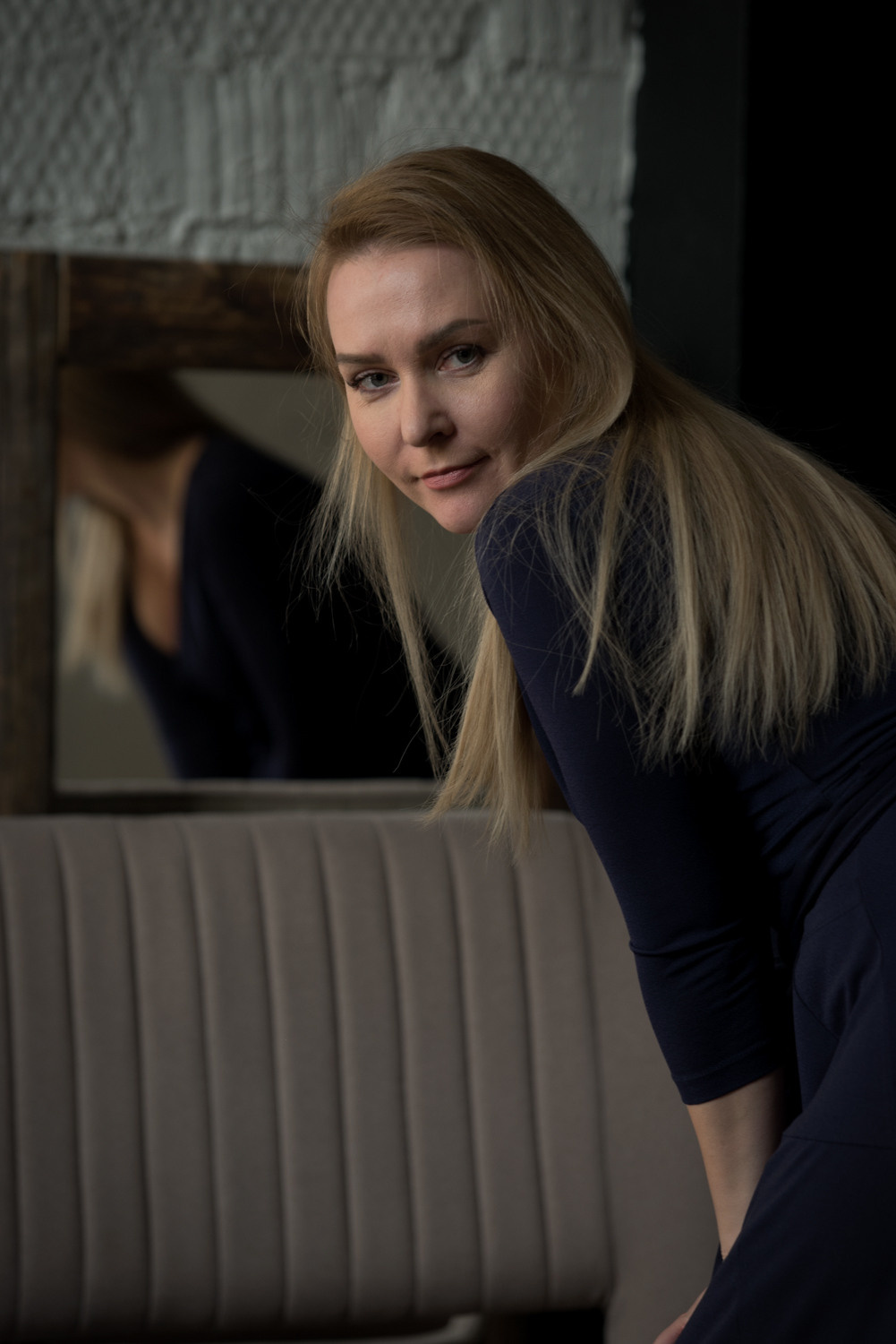 Portraits in studio. Anastasiia Antoniuk portrait, family and couple photographer, Portugal