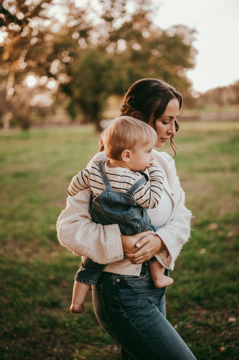 Aleksandra, Filip, Lion i Luka / PORODICNOFOTOGRAFISANJE napolju. Deciji i porodicni fotograf u Beogradu Oksana Skendzic