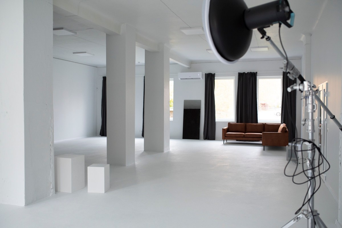 Nuomojamos Fotostudijos Vilniuje. Framed by Evelina | Vestuvių fotografė