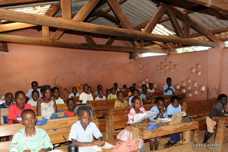 Photos of volunteer work in Mozambique. Simbahalu