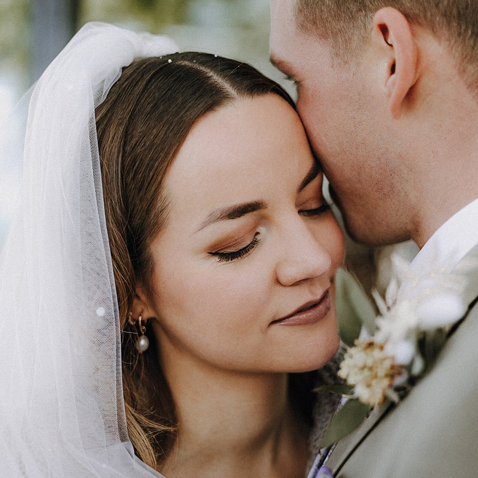 Joelle & Marius. GoldenHourStory