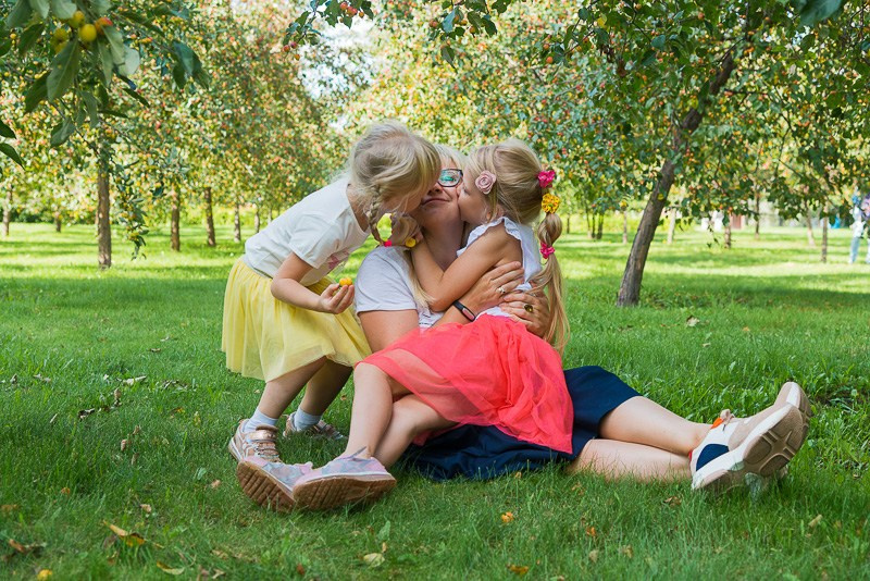Family photoshoot in the nature, Slovenia. Wedding and Family Photographer in Slovenia