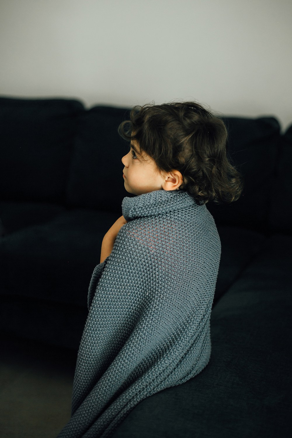 Mom&daughter at home. Family photographer in Israel