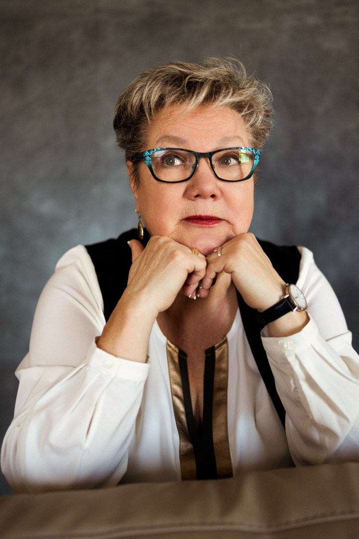 PHOTOGRAPHER JENNY IN CALGARY. I am a portrait and family photographer Jenny in Calgary