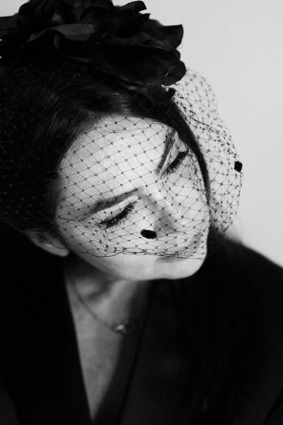 R. Rawnoir- Portrait photography by Daria Paliy.Timeless black&white portraits of women in NYC area