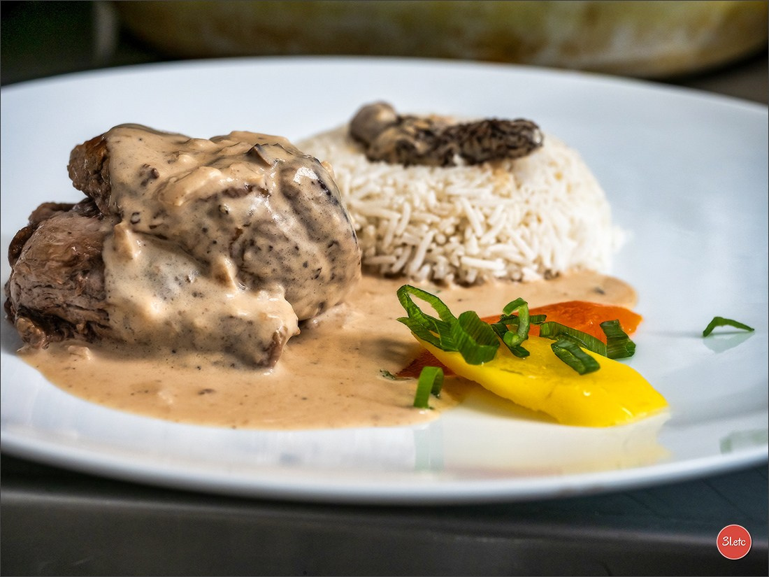 New Year 2025 in Manicook restraunt. Photographe à Strasbourg | Portraits, Studio, Enfants, Événements