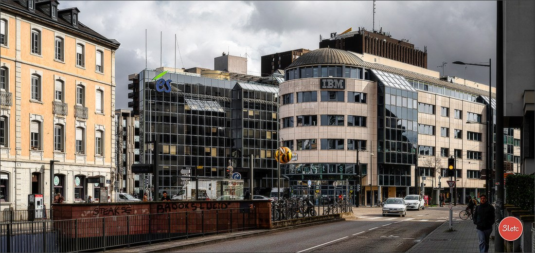 Strasbourg. Urbanisme. Entrelacement de fils, trains, bâtiments, voitu. Photographe à Strasbourg | Portraits, Studio, Enfants, Événements