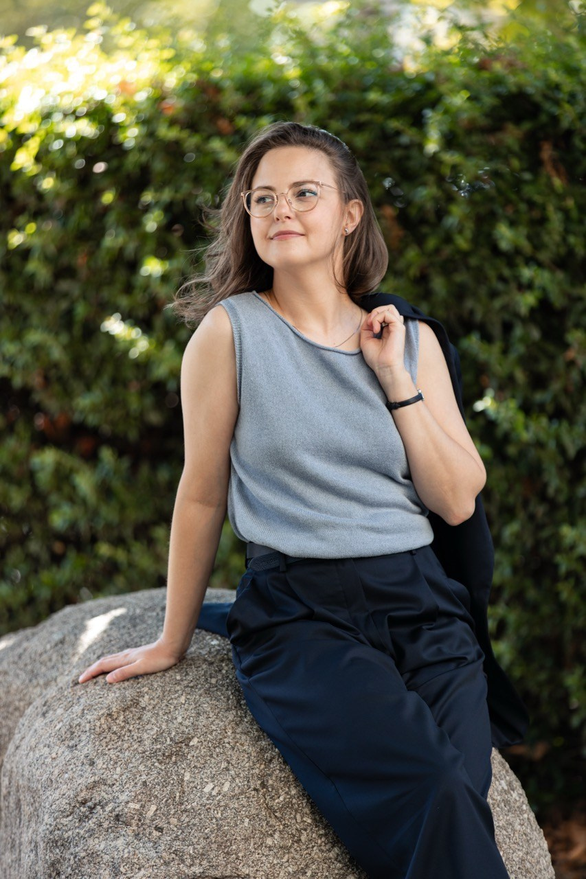 Portrétní fotografka Praha. Dana Lišková — Empathetic Photographer | Introspective Artist |Neurodivergent Coach | Founder of Artepy.cz