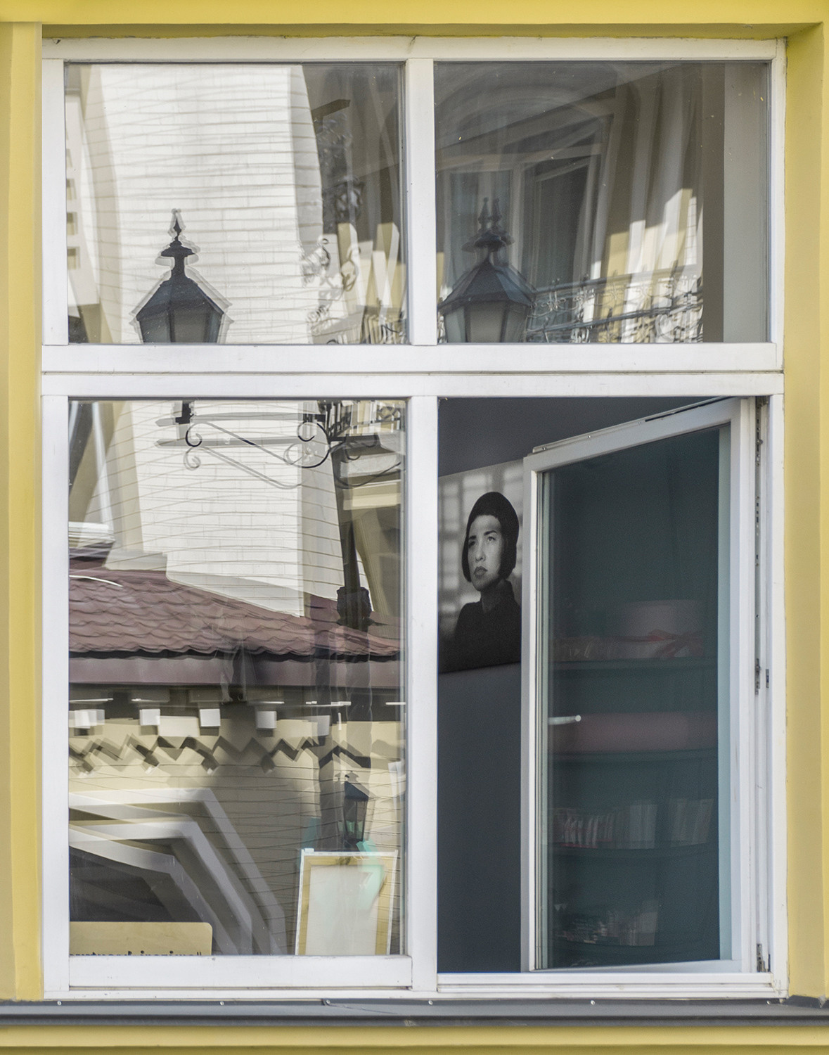 Close the Window street photo Anna biletska