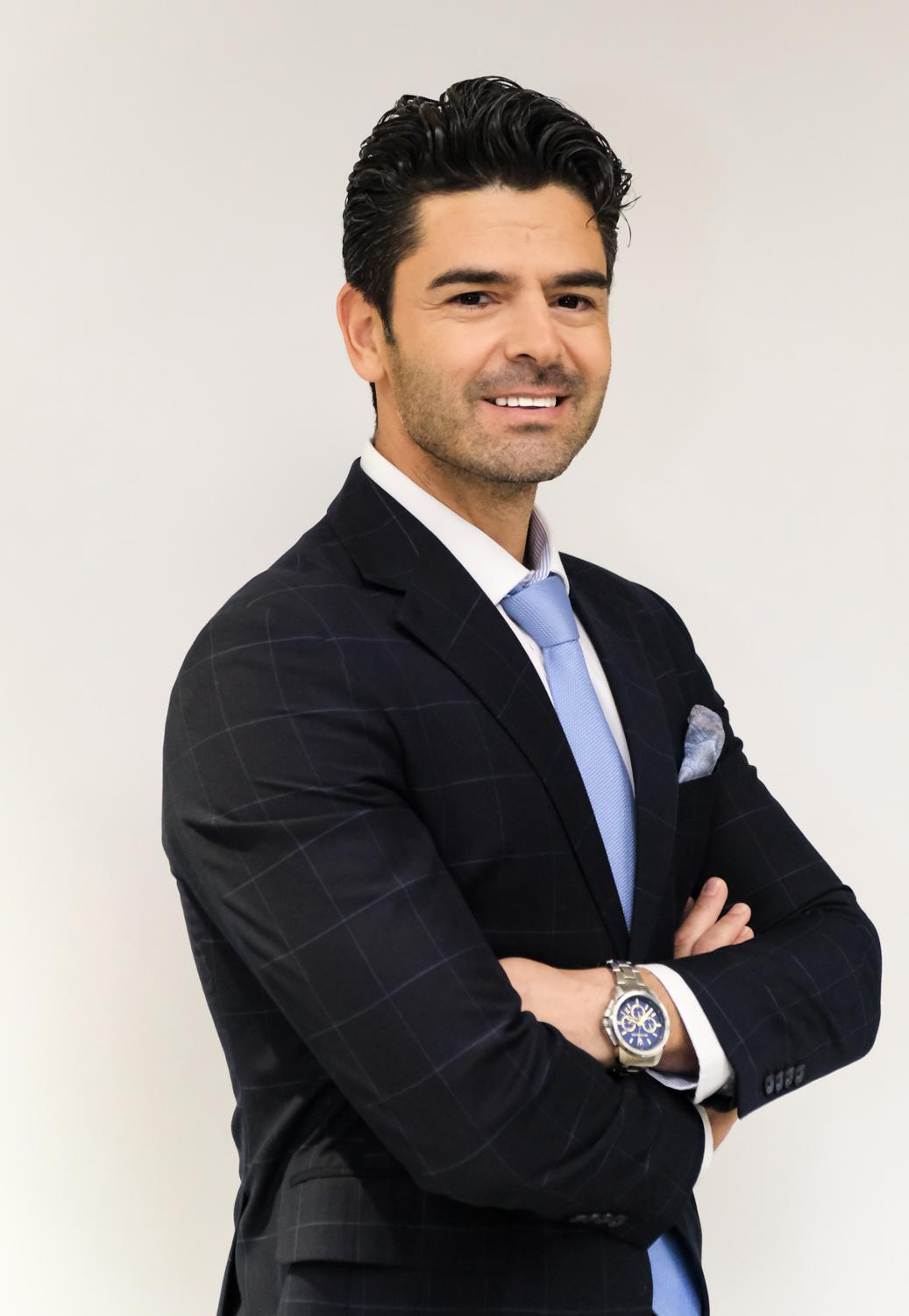 BUSINESS PORTRAIT. Photographer in Cyprus Lena Kirilishina