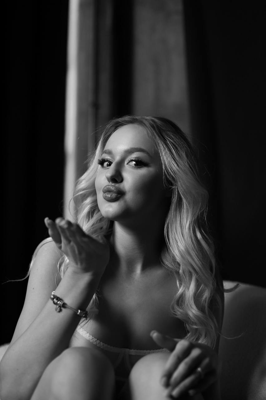 Daria — underwear advertising. VALERIIA VIUNOVA individual shooting\love story\event\brand