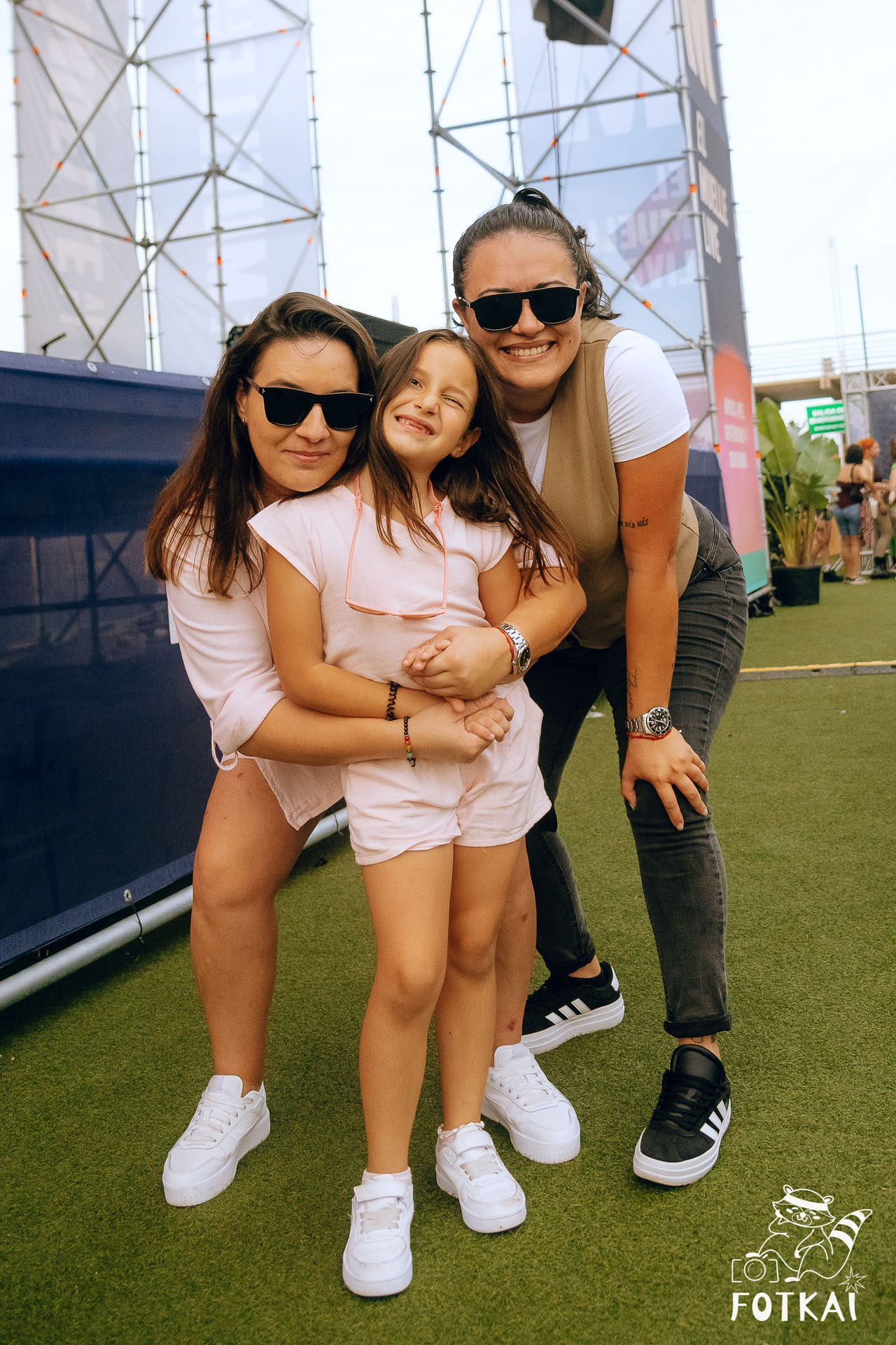 Cariña: La Fiesta 2025 Alicante — fotos del festival LGTBI y drag shows | FOTKAI