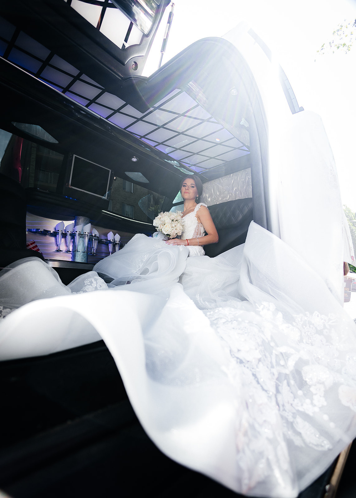 Evgeniya and Orhan. Wedding and Event photography, Kisses + Veil