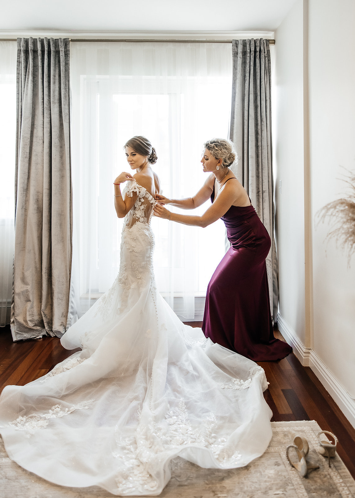 Evgeniya and Orhan. Wedding and Event photography, Kisses + Veil