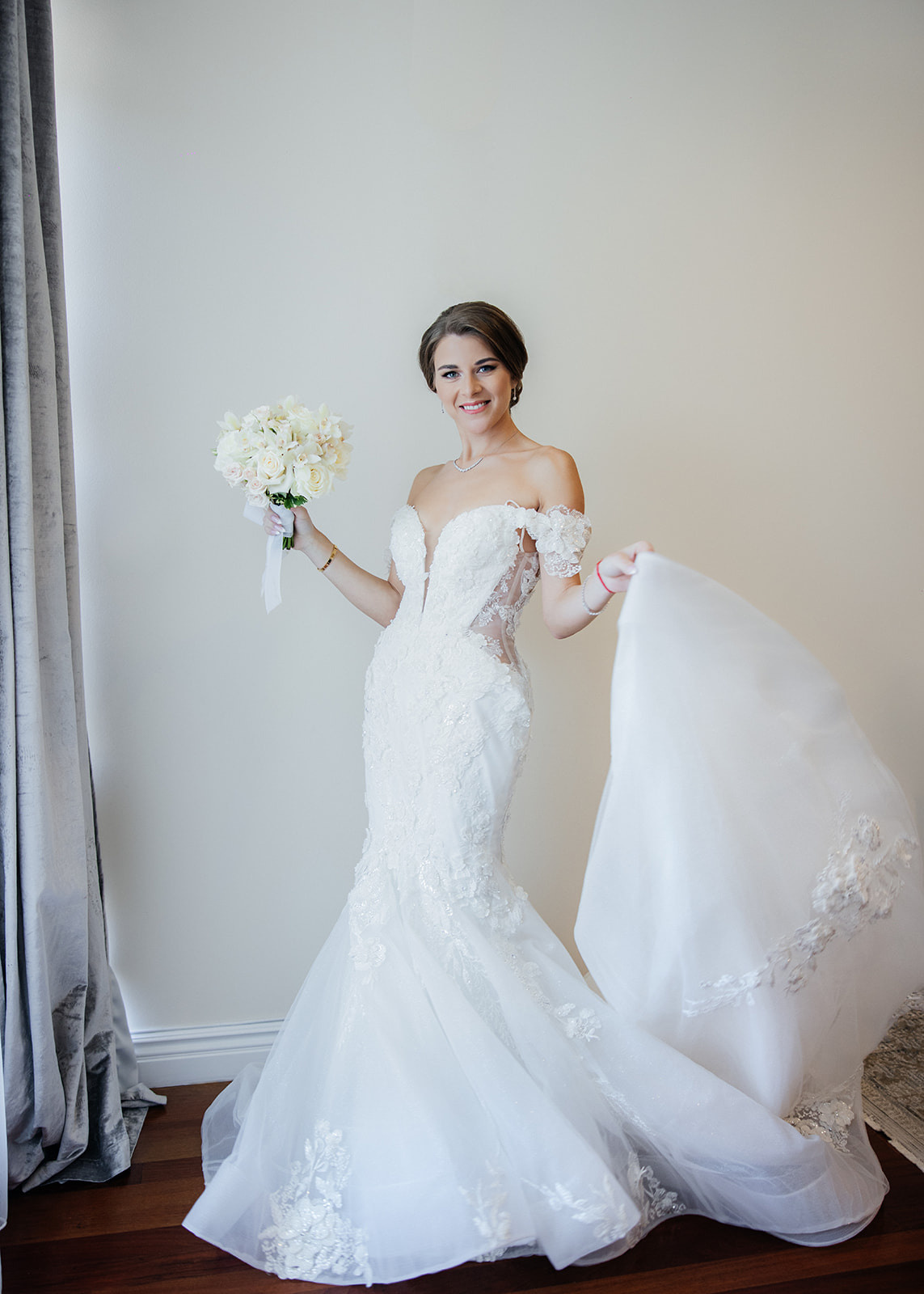 Evgeniya and Orhan. Wedding and Event photography, Kisses + Veil