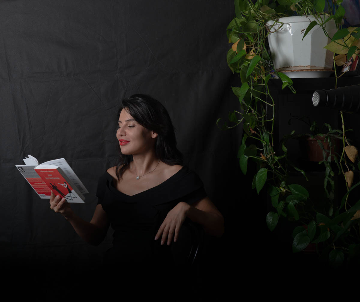 Photoportraits. Professional Artist, teacher of art, Artistic Photographer In Dubai (U