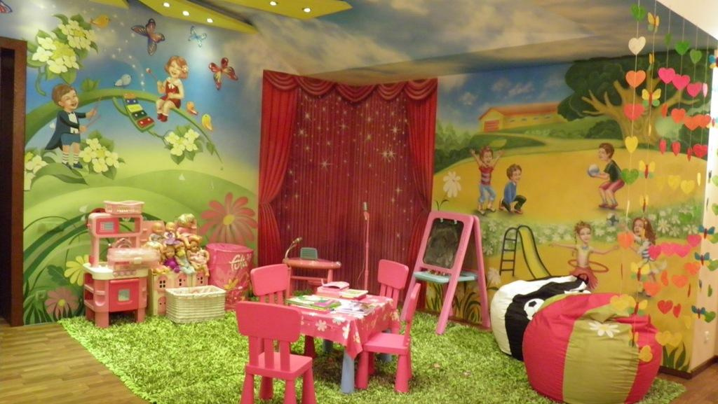 Created to order different artworks. Professional Artist, teacher of art, Artistic Photographer In Dubai (U