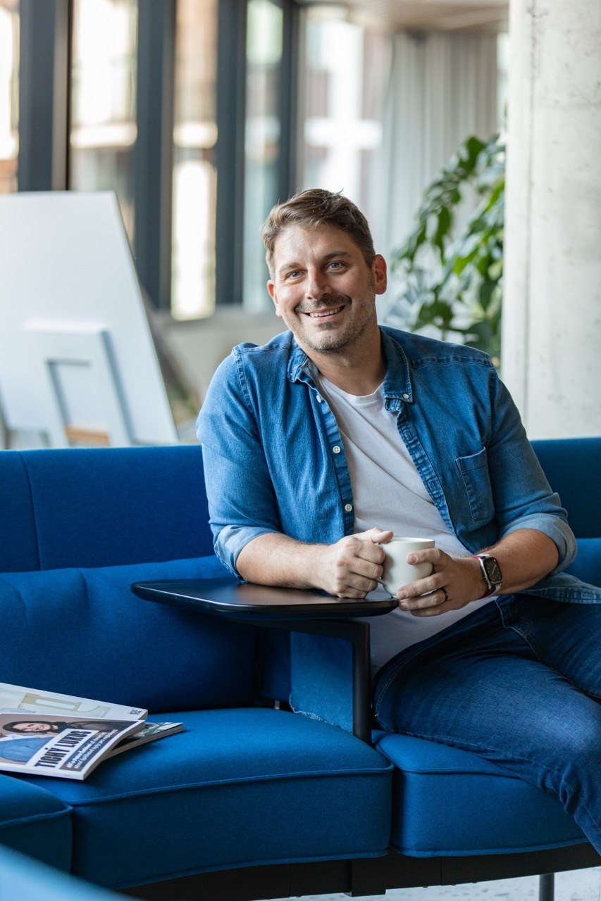 Mens portrait photography. Dana Lišková — Empatická fotografka | Introspektivní umělkyně | Neurodivergentní koučka| Zakladatelka Artepy.cz