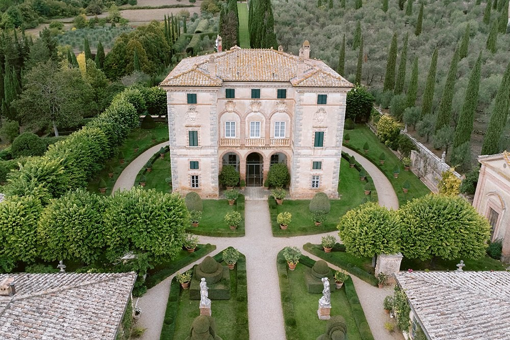 Dreamy Locations for an Italy Elopement: Insights from an Italy Destination Photographer. Destination Wedding Photographer Alex Pasarelu