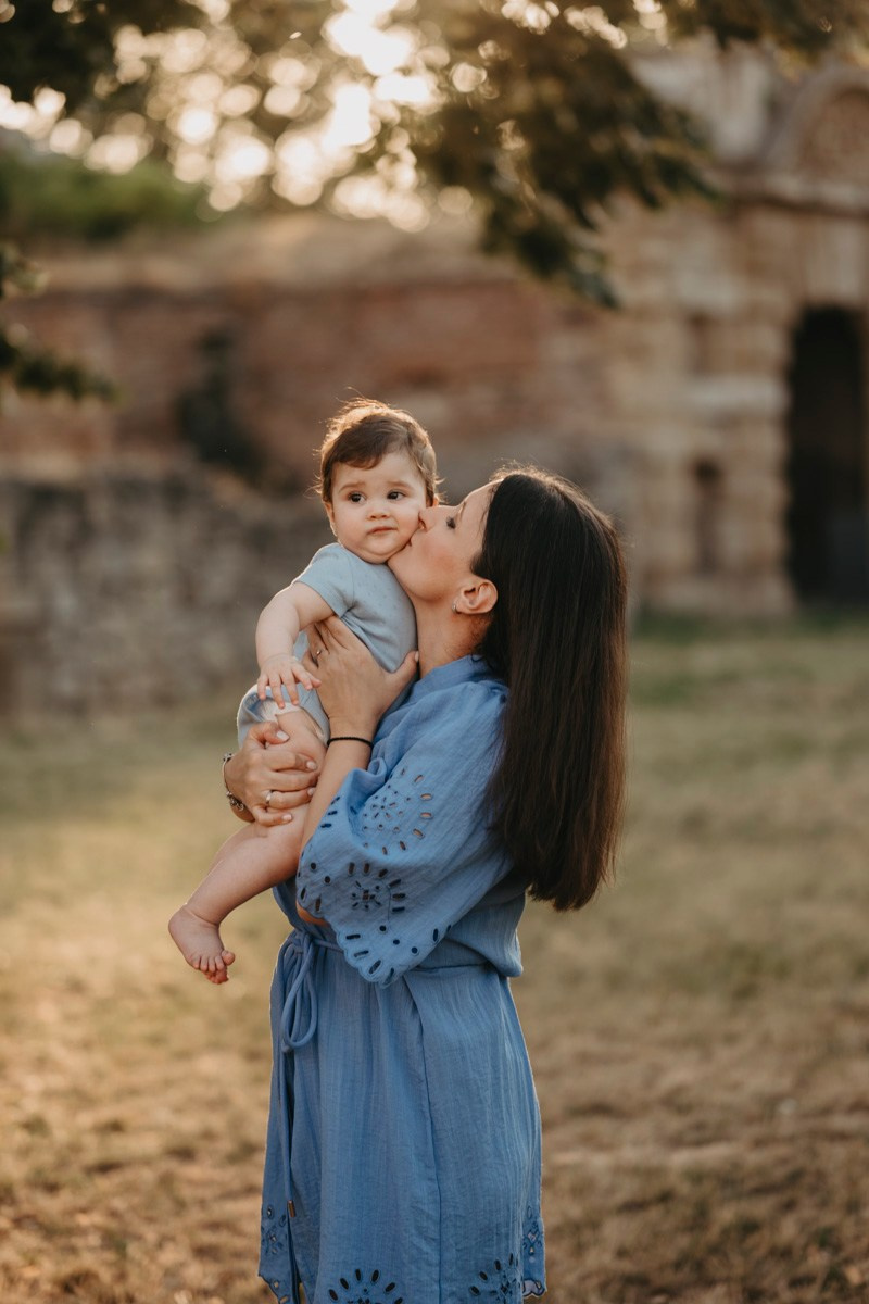 Jovana Zoran Jana i Bogdan — porodicno fotografisanje napolju. Deciji i porodicni fotograf u Beogradu Oksana Skendzic