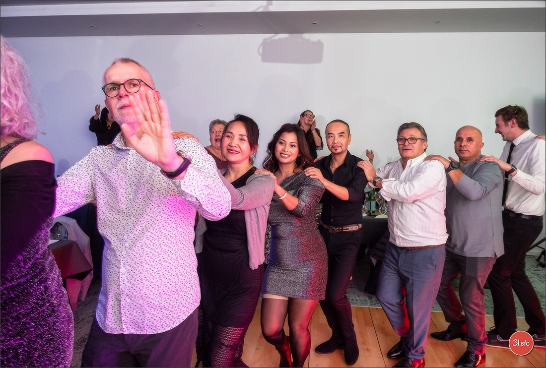 New Year 2025 in Manicook restraunt. Photographe à Strasbourg | Portraits, Studio, Enfants, Événements