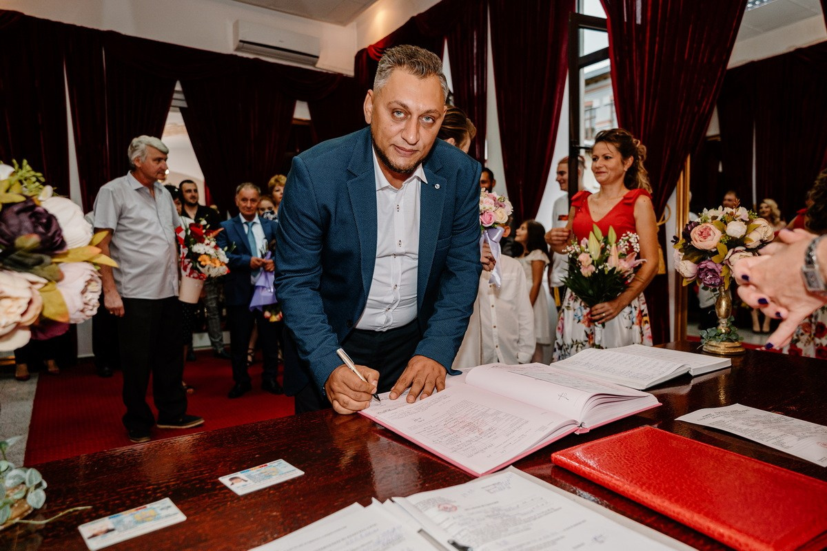 Cununie civila. Amy Foto