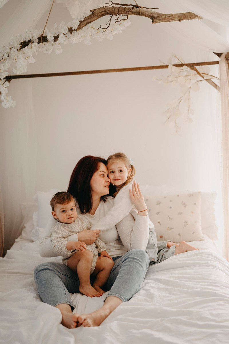 Miljana, Danka i Ilija — fotografisanje MAMINO. Deciji i porodicni fotograf u Beogradu Oksana Skendzic