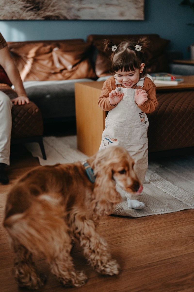 Natasa, Ema i Lazar — porodicno fotografisanje kod kuce. Deciji i porodicni fotograf u Beogradu Oksana Skendzic