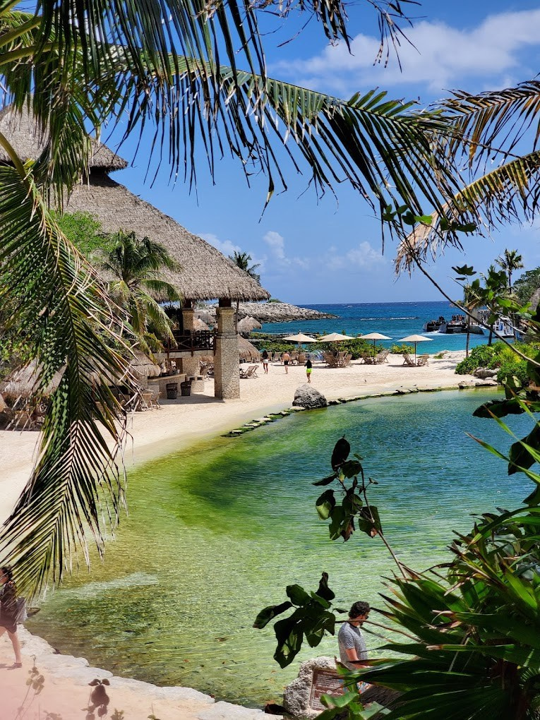 X-Carret Destination. Lero Photographer and a set designer|individual custom portrait and advertising photography in Zutphen