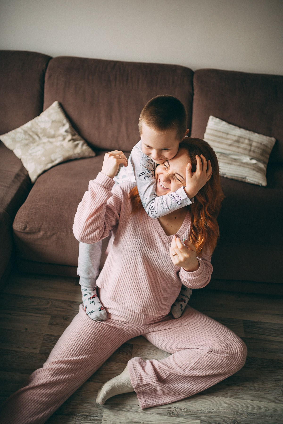Домашняя съёмка мама с сыном. Fotogrāfs Rīgā — Katerina Gordik