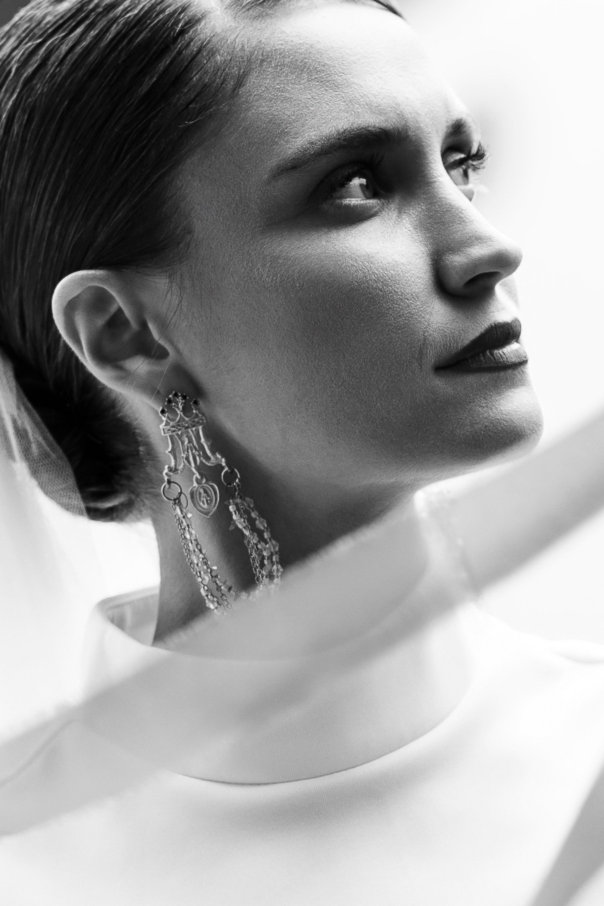 Julia — Red Wedding Editorial on Lake Como. Liza Bizzaro — Italy Wedding, Love Story & Portrait Photographer in Milan, Turin, Piedmont and Across Italy