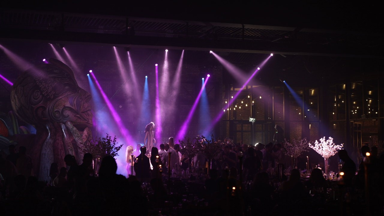 VIA / BASICO. Wedding and events photographers Studio Shalom