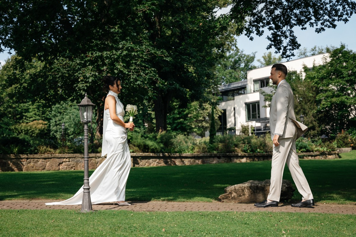 Civil Wedding at Burg Schwarzenstein in Geisenheim. Wedding photographer & videographer in Germany and Frankfurt | Denis Mirosnik