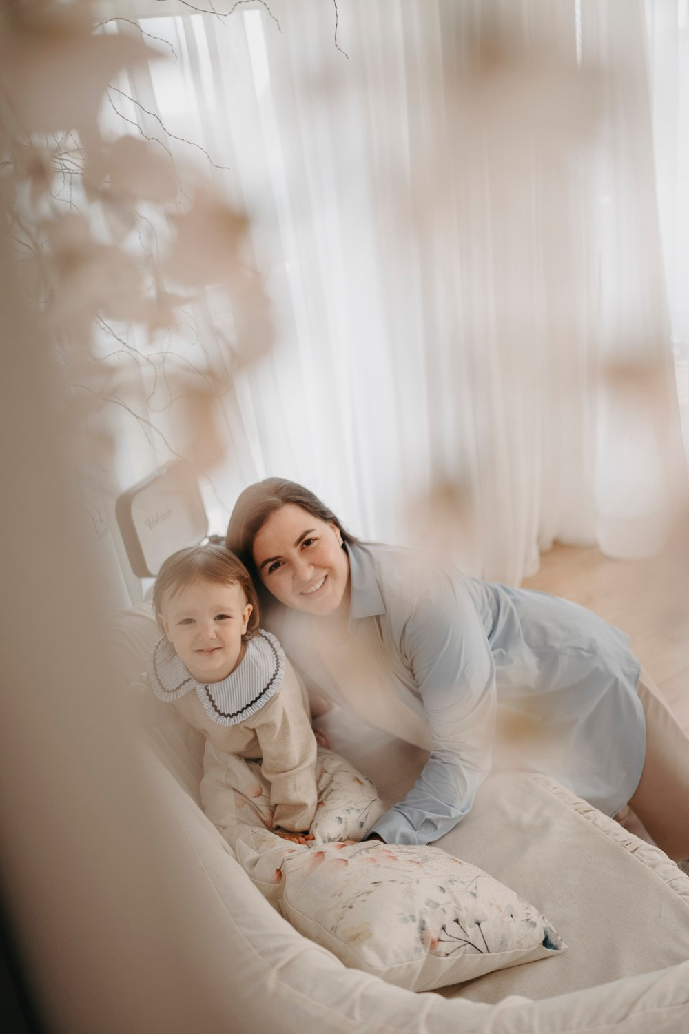 Mamine i bakine Masa i Nadja. Deciji i porodicni fotograf u Beogradu Oksana Skendzic